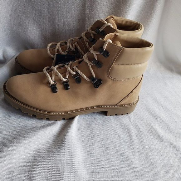 Universal Thread Tully Hiking Boots - Womens size 9 NEW - Picture 2 of 5